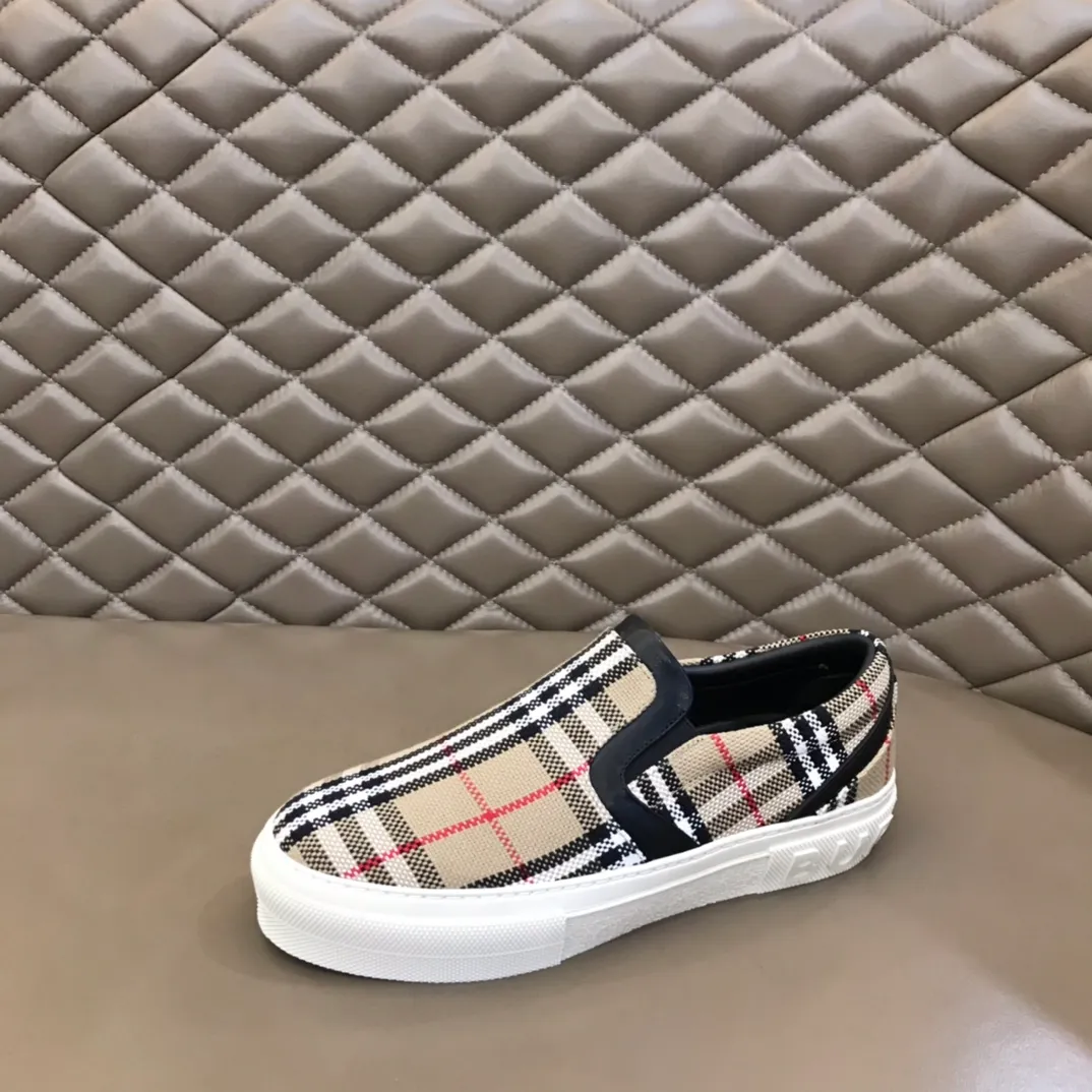 Men's Men's Shoes💰380 B's Couple Style Classic low-top sneakers are reinterpreted with Vintage retro plaid cotton material and decorated with a new brand logo. First-layer cowhide lining, embossed Burberry logo on the heel, and original TPU outsole! Male 38-44 (45 46 customized)